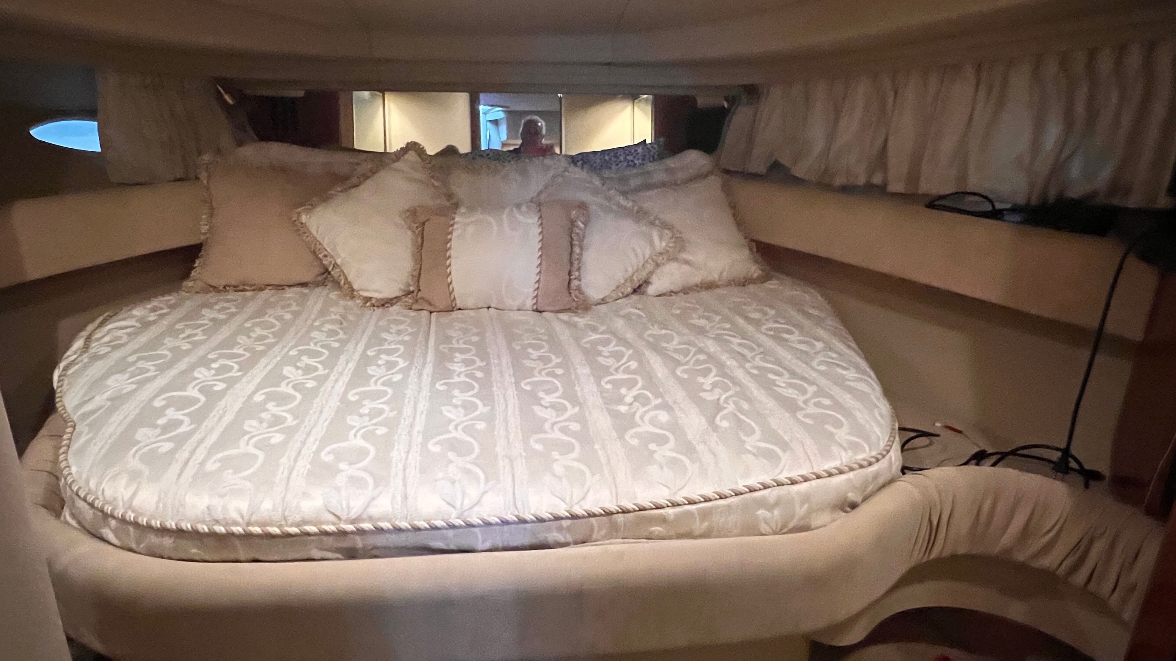 2003 Sea Ray 380 Sundancer - 33