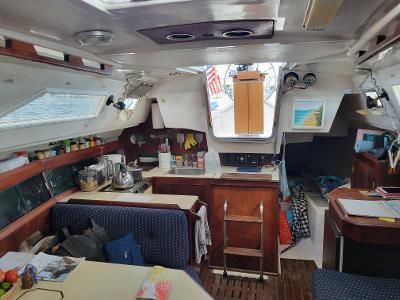 1983 Hunter 31 - 6