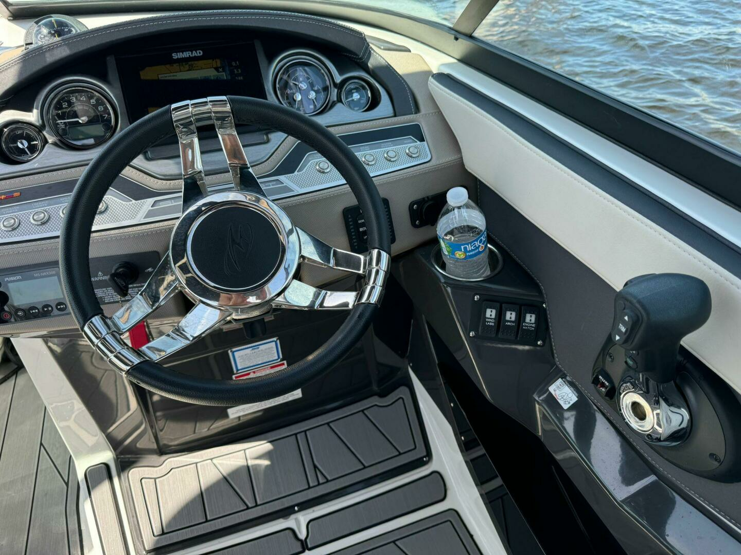 2022 Monterey 278 SS - Image 10