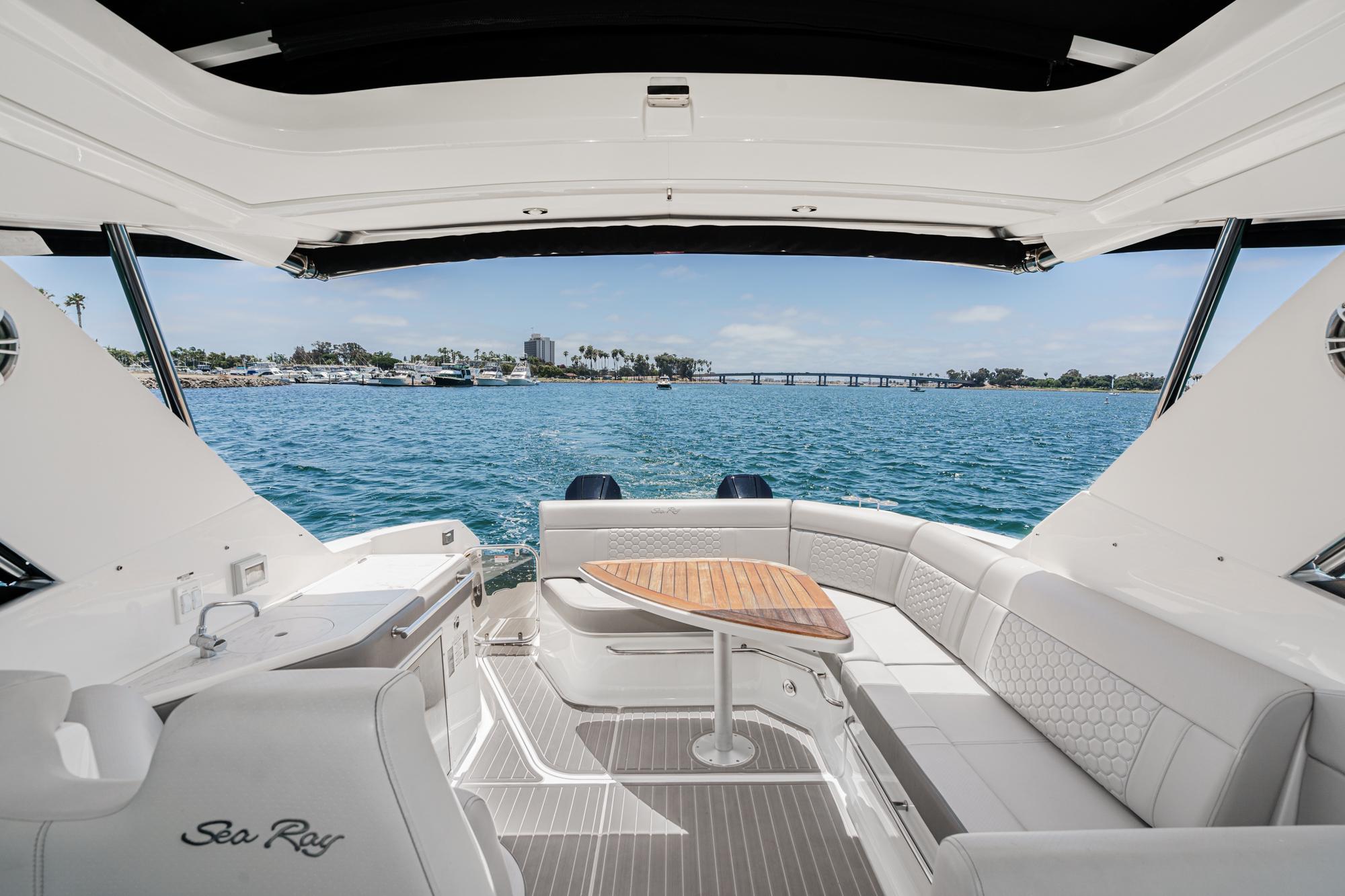 2024 Sea Ray Sundancer 320 Outboard - 41