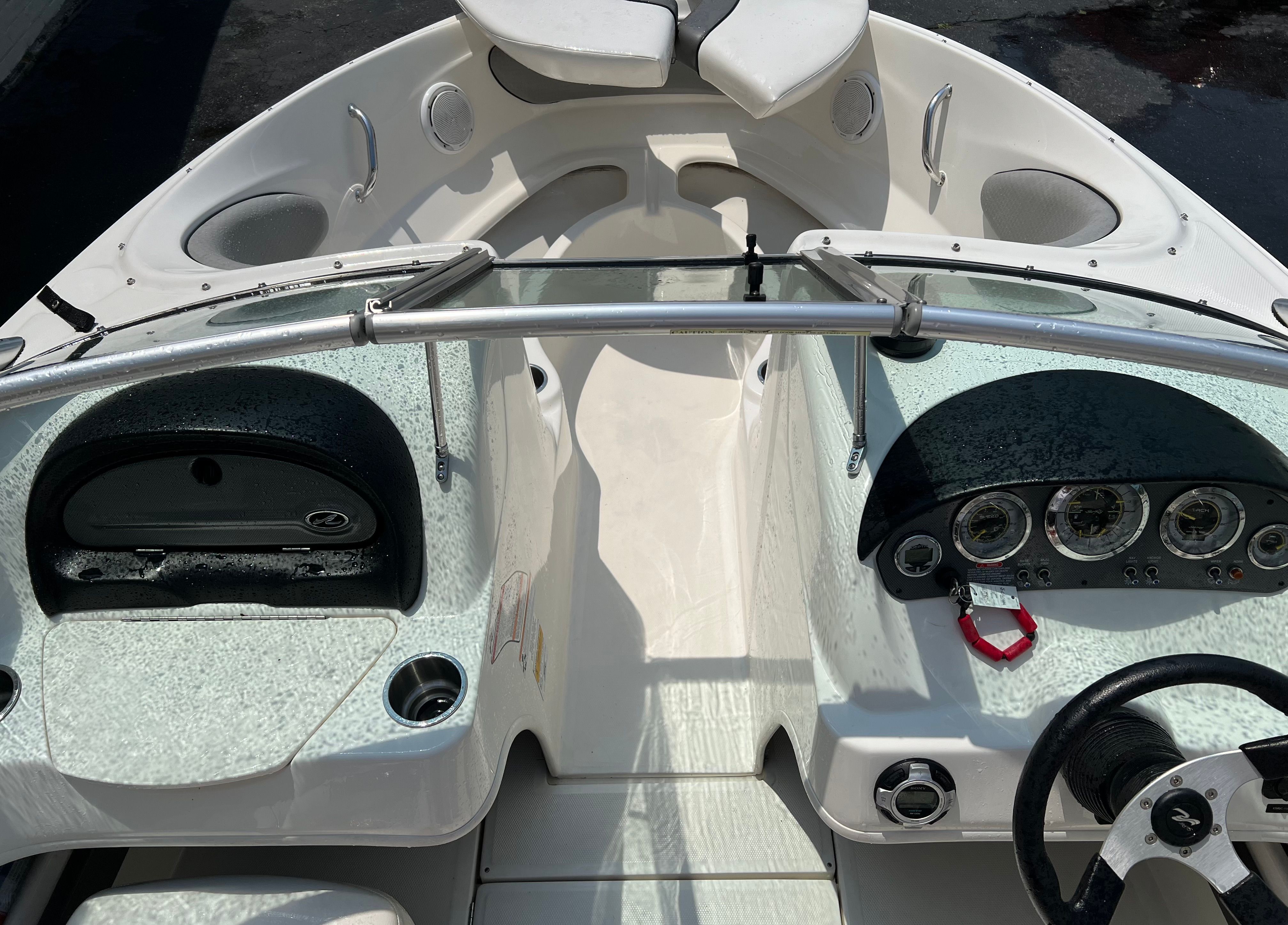 2011 Sea Ray 205 Sport - 12