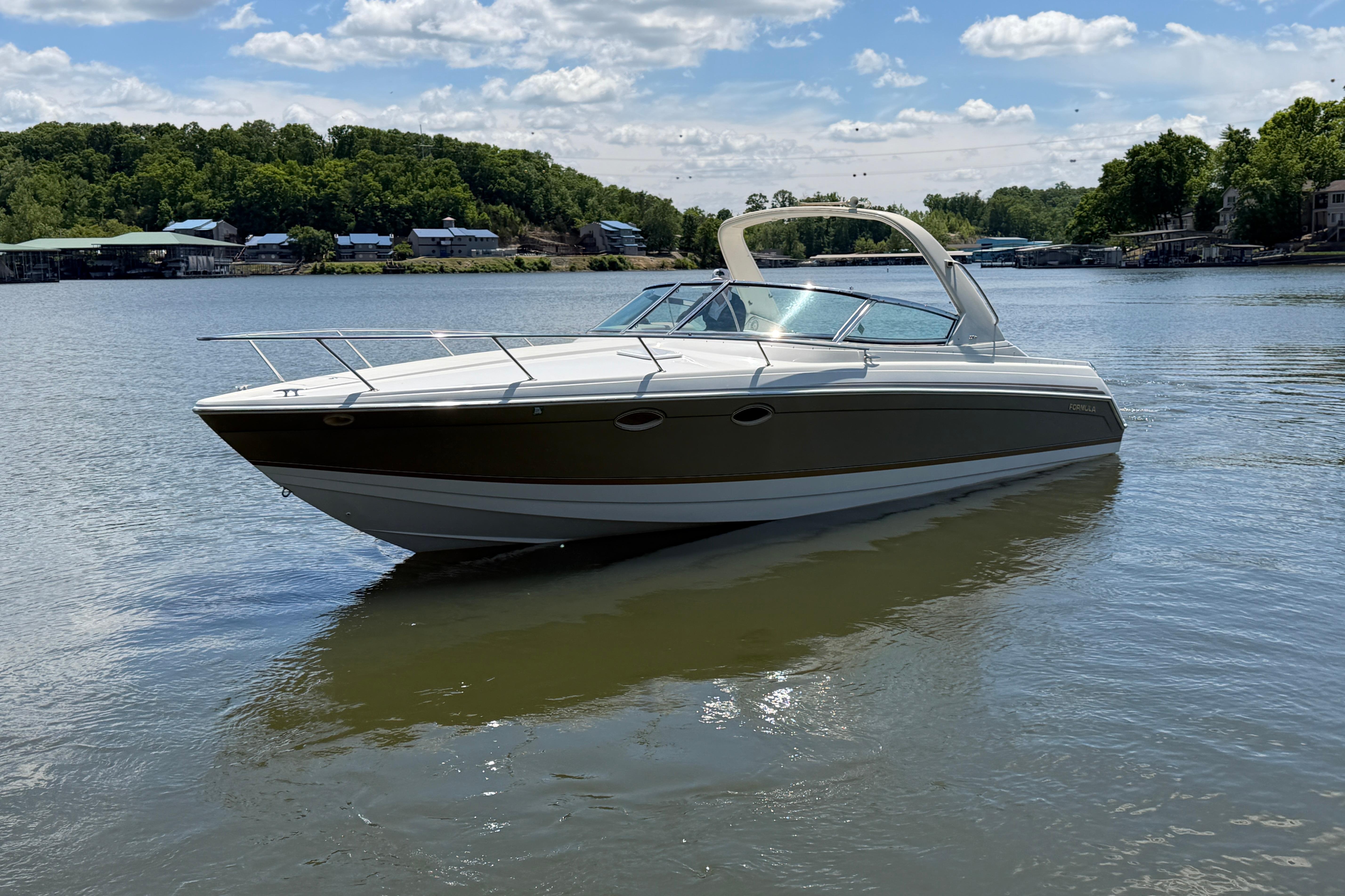 2003 Formula 330 Sun Sport
