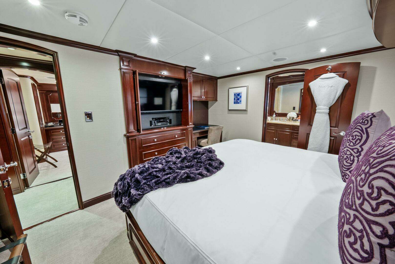 2005 Trinity Yachts Tri-Deck - Image 28