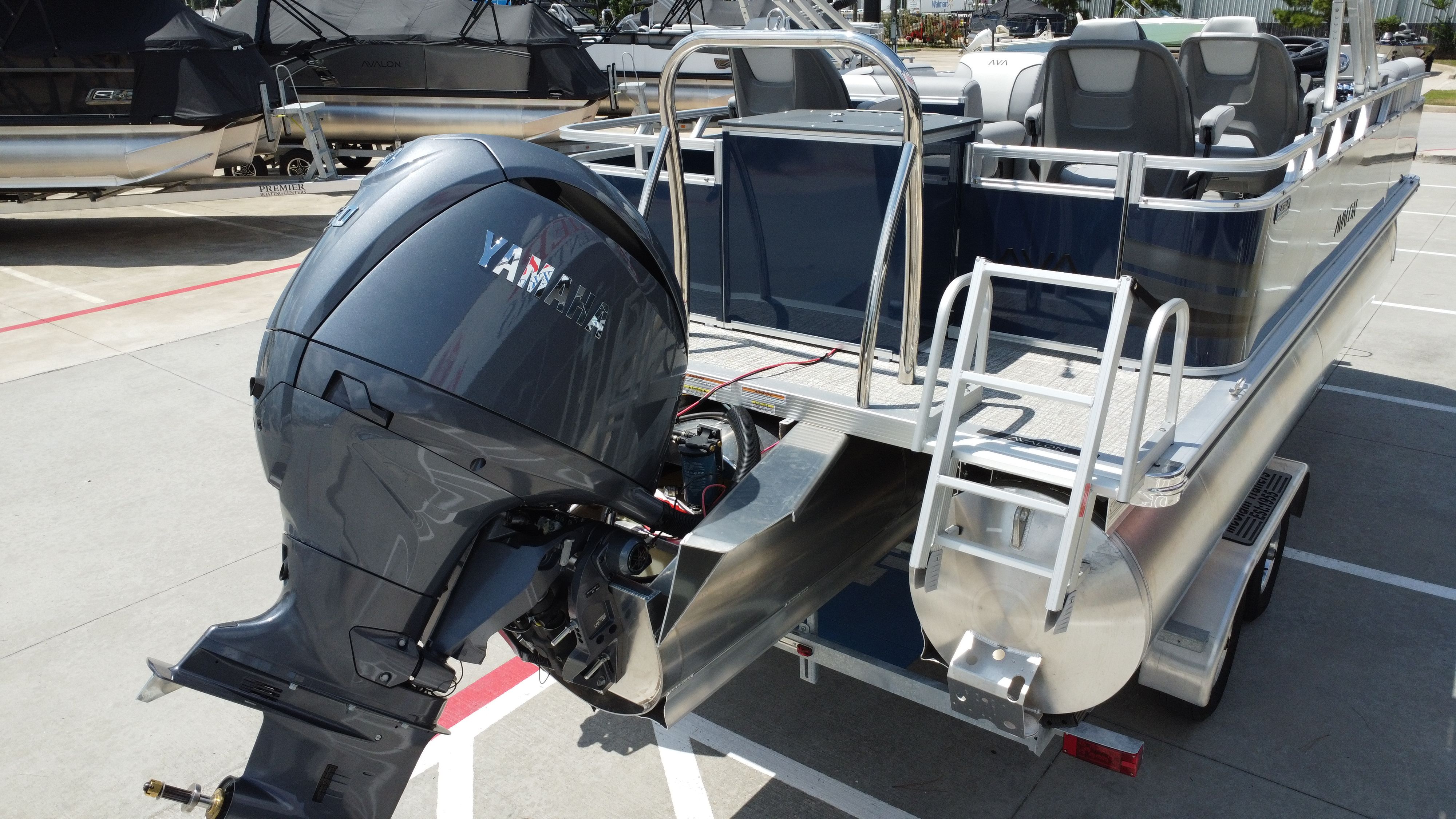 2026 Avalon Venture Rear Fish - 21' - 24