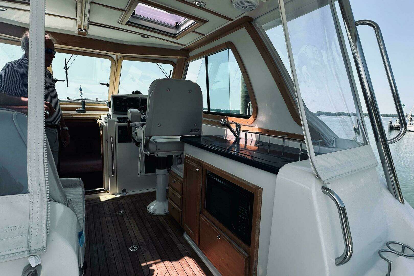 2007 Sabre 34 Express - Image 24