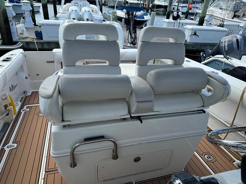 2006 Boston Whaler 32 Outrage Cuddy - 8
