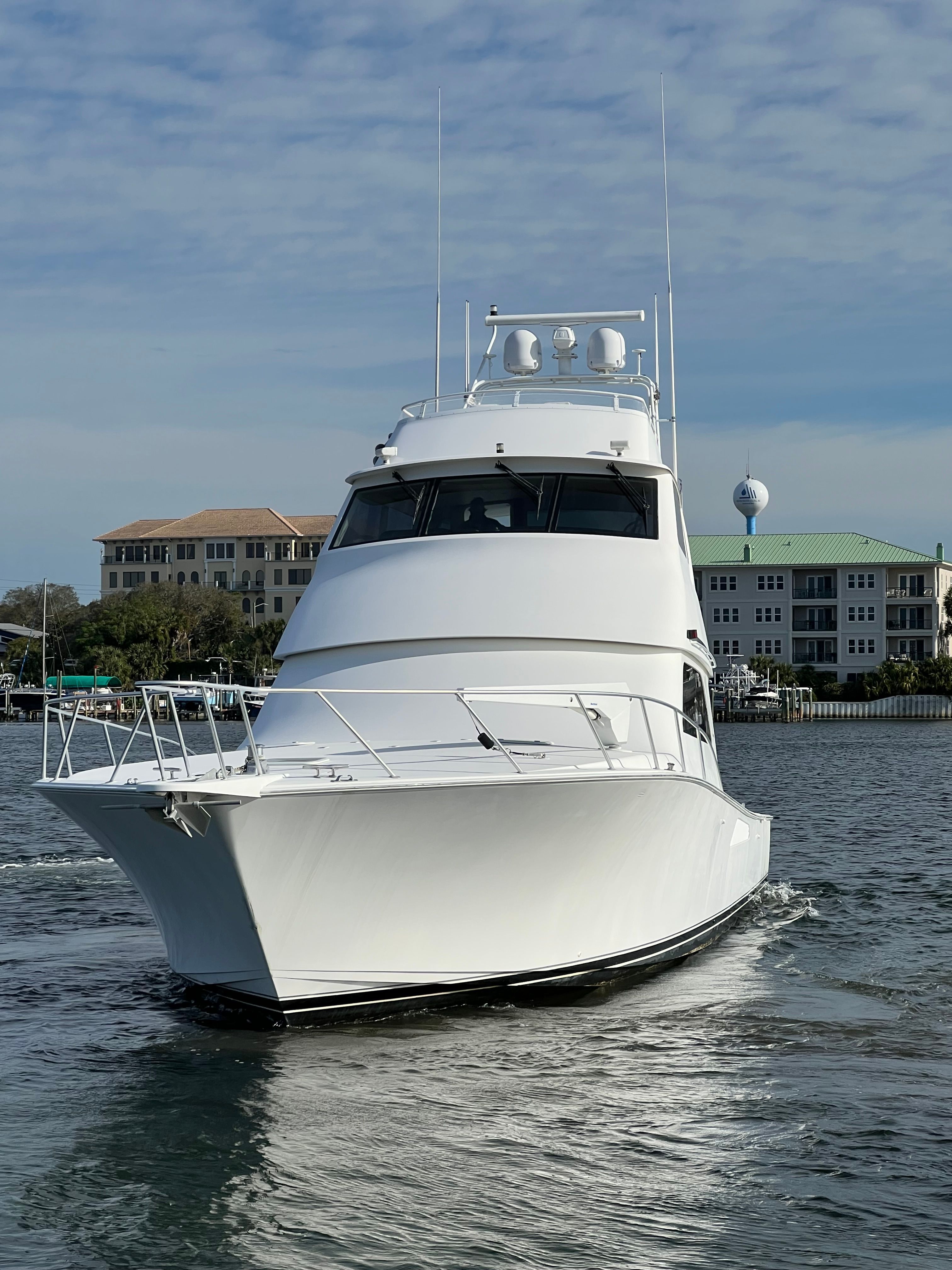 2002 Viking 61 Enclosed Bridge - 18