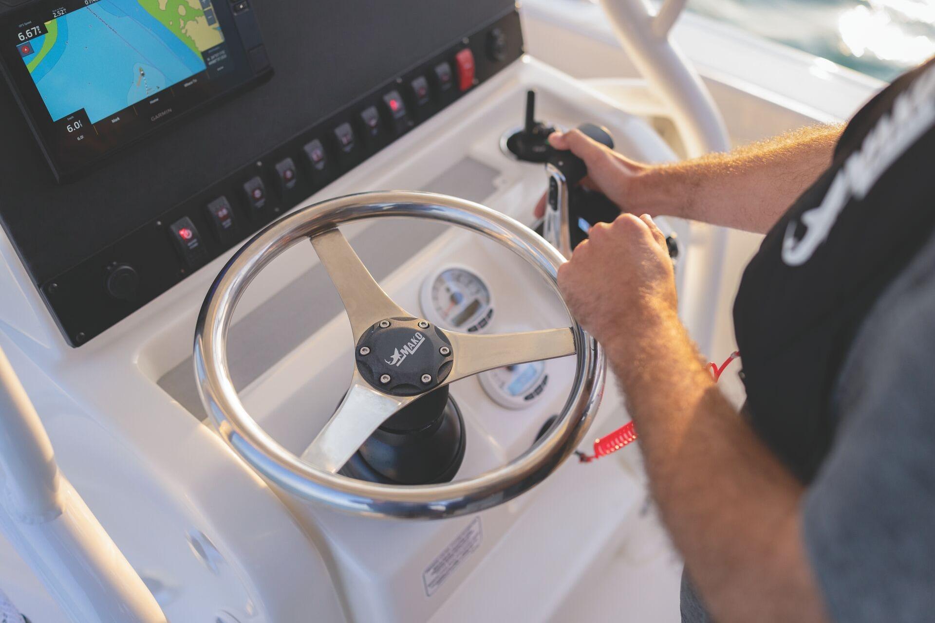 2026 Mako 226 Center Console - 41