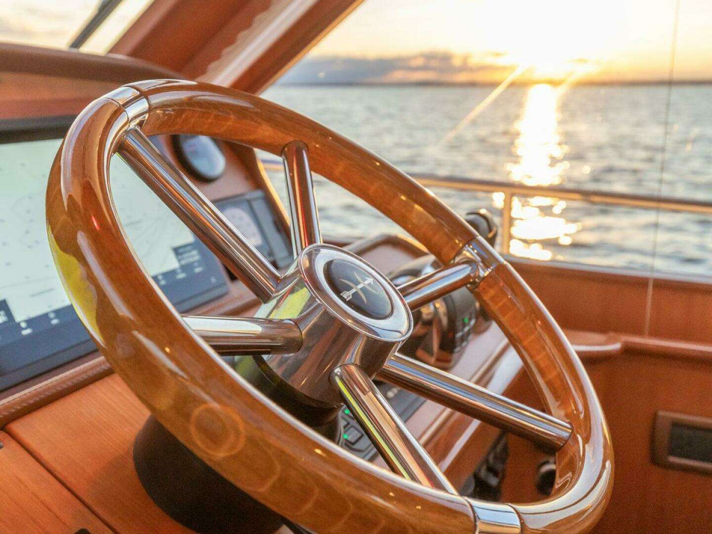 2014 Hunt Yachts — - Image 19