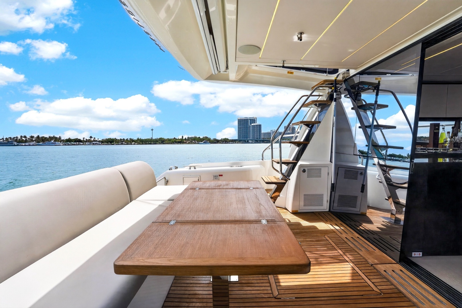 2023 Prestige 590 - Image 19