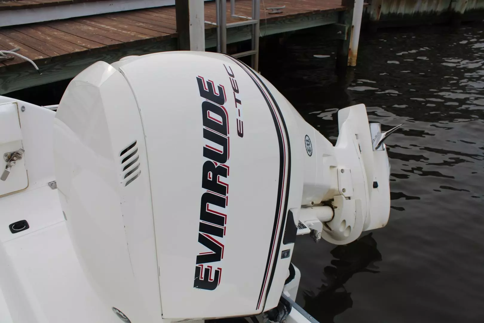 1999 Boston Whaler 23 Outrage - Image 12