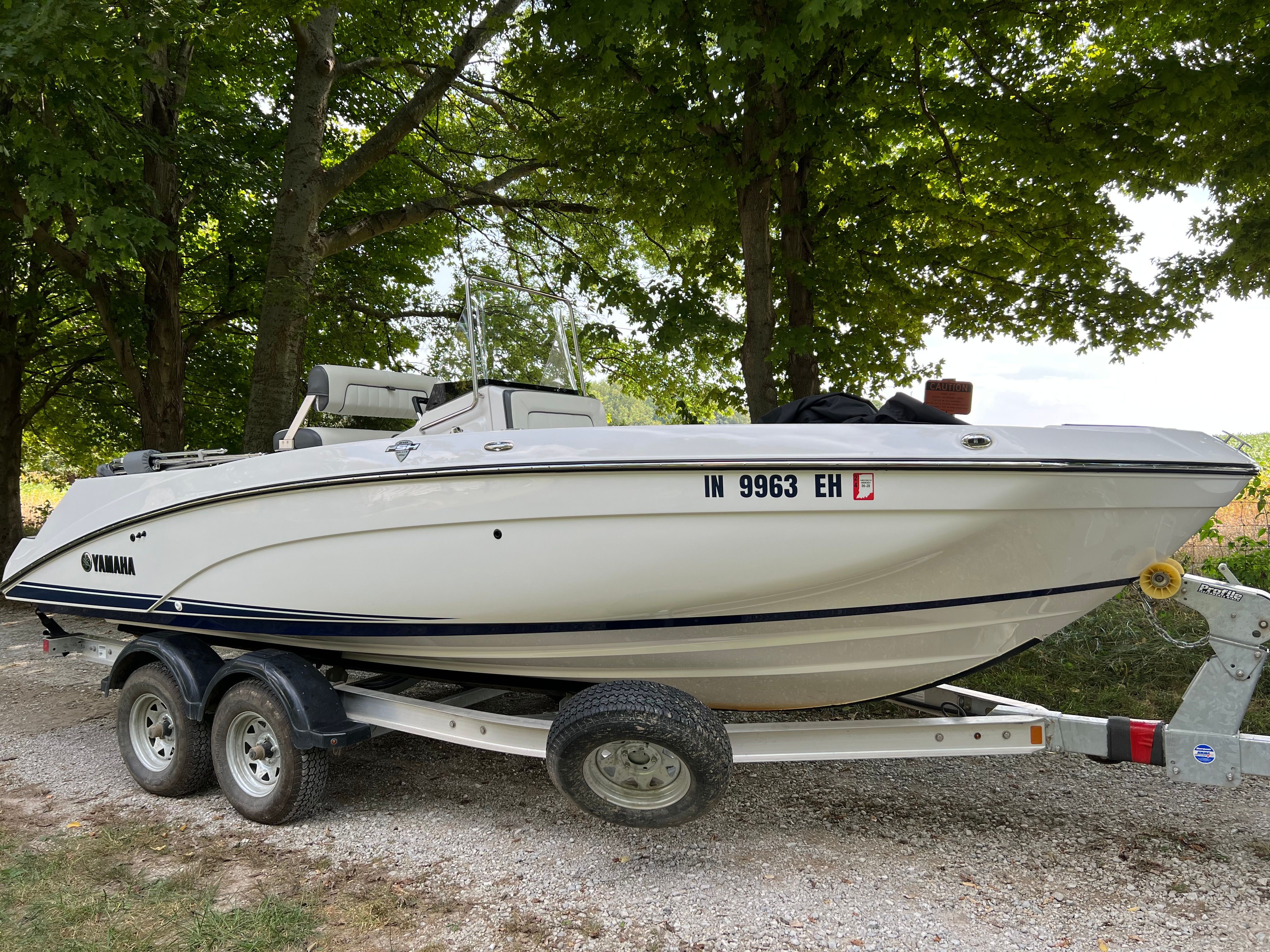 2022 Yamaha Boats 210 FSH Deluxe