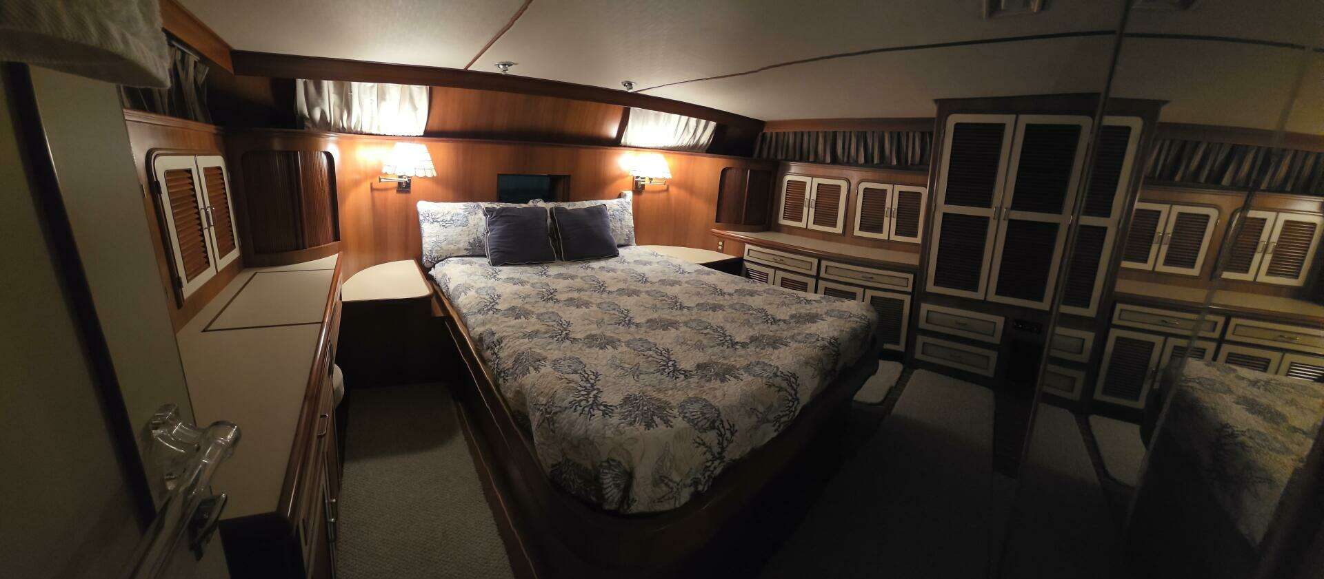 1989 Hi-Star 48 Sundeck - Image 47