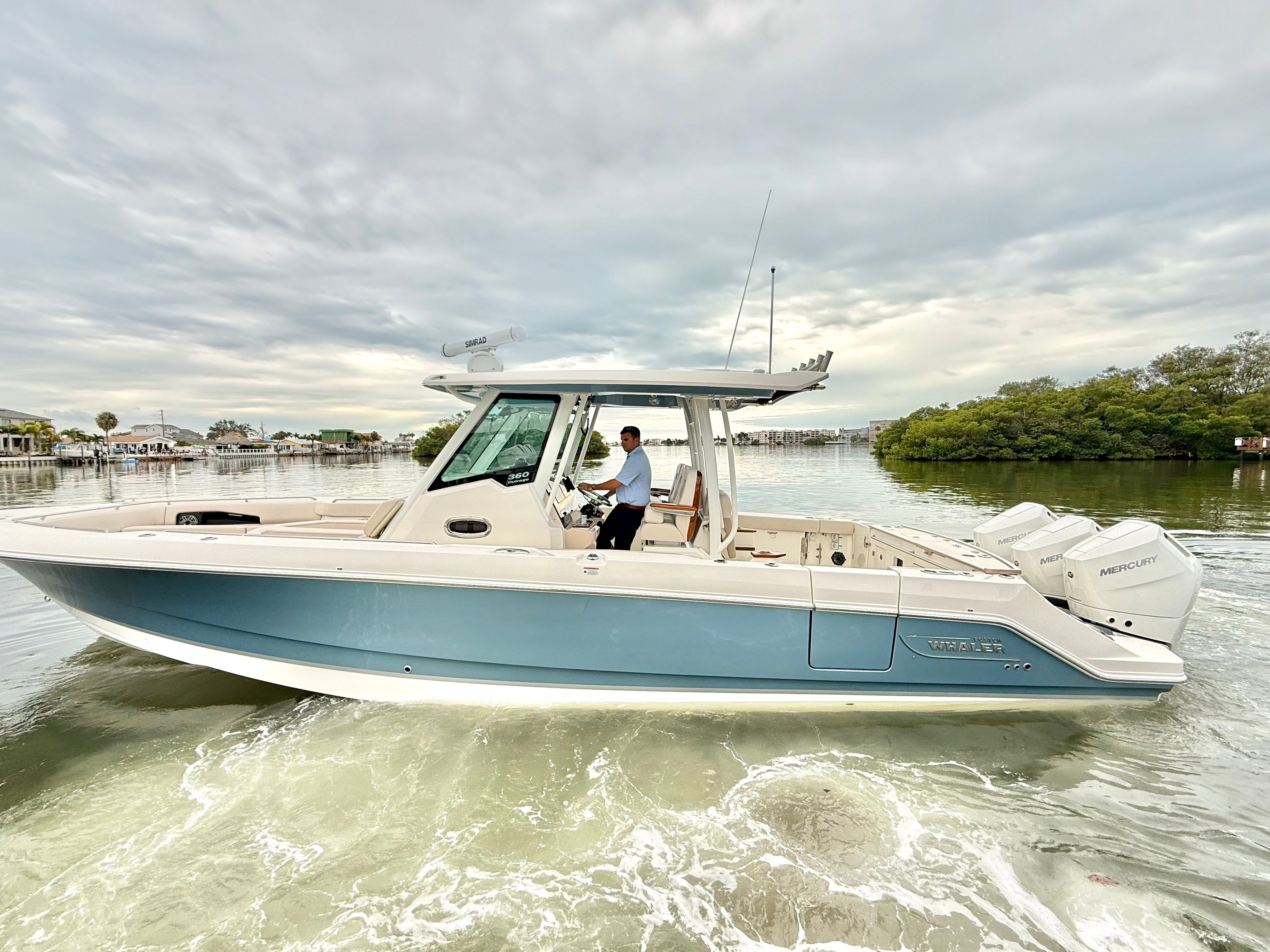 2026 Boston Whaler 360 Outrage