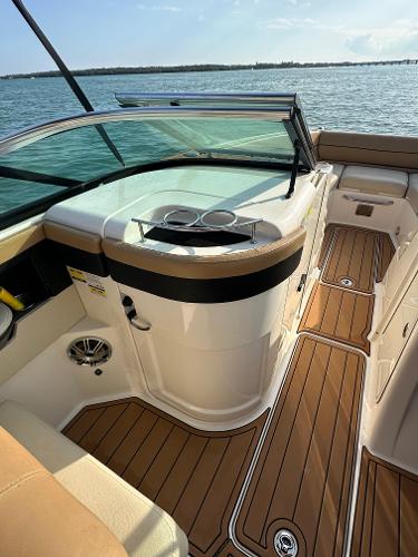 2015 Sea Ray 240 Sundeck - 16