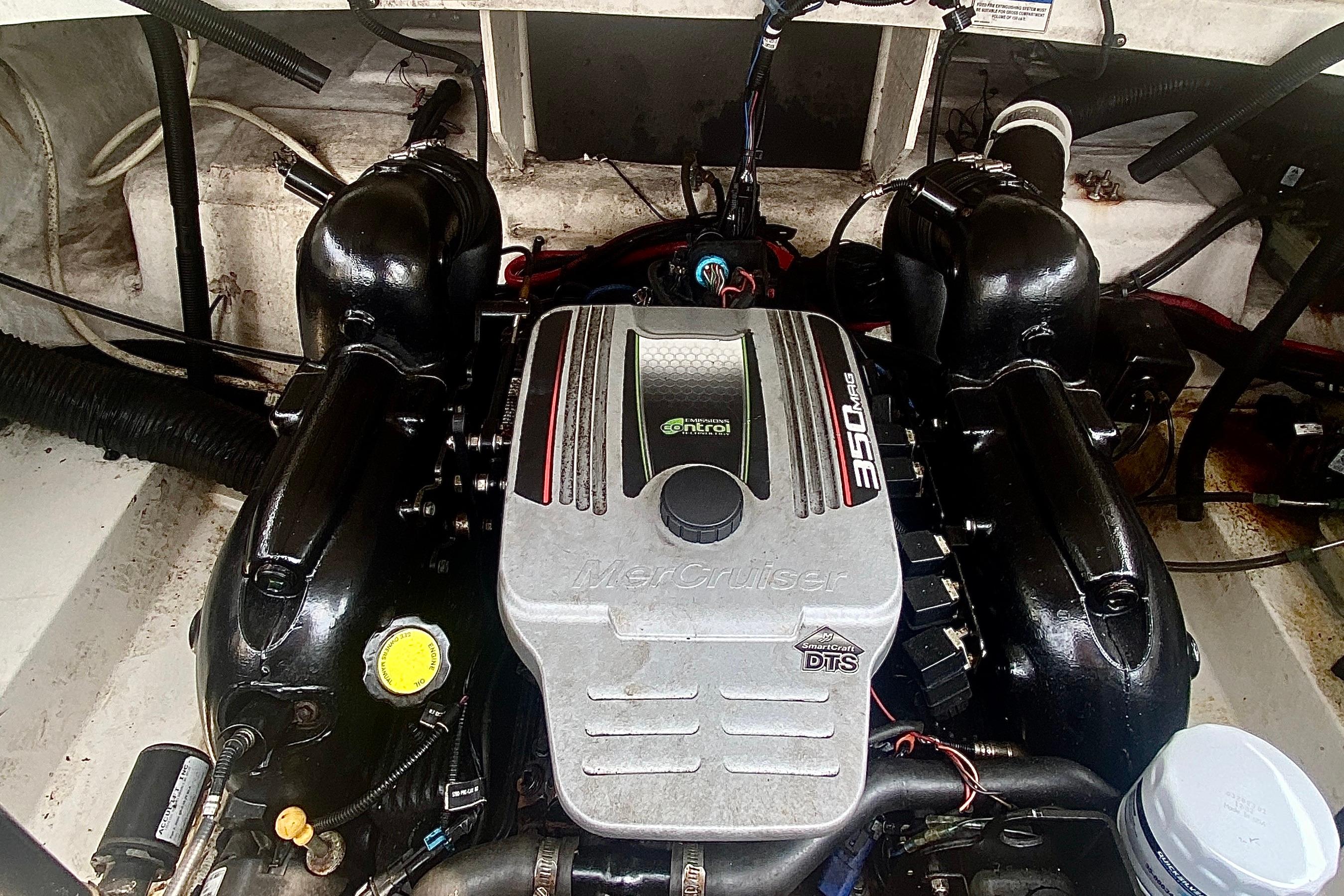 2015 Sea Ray 250 SLX boat engine, featuring a MerCruiser 350 MAG motor.