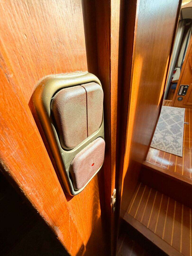 1986 Nauticat 40 Cutter Ketch Pilothouse - Image 60