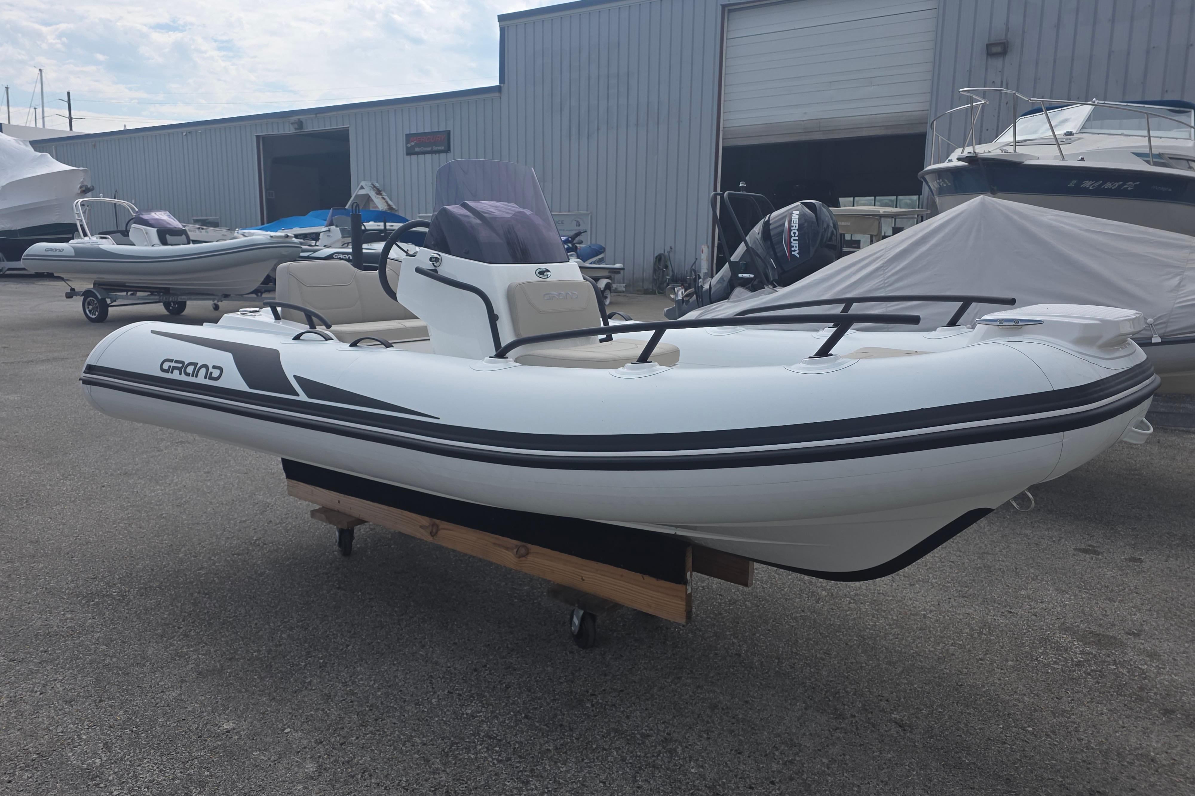 2027 Grand Inflatables G420
