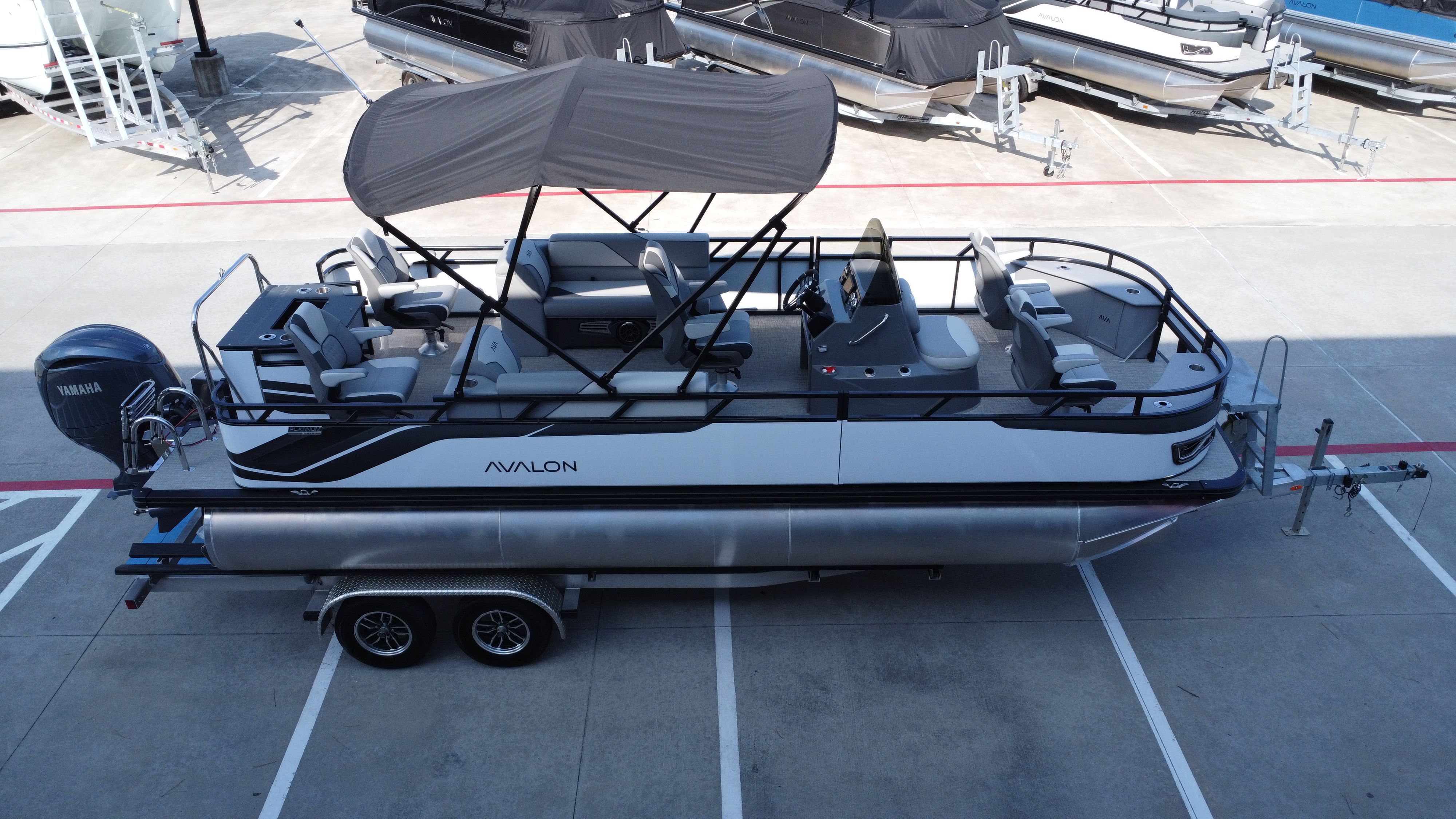 2025 Avalon Venture 85 Center Console Fish - 23' - 12