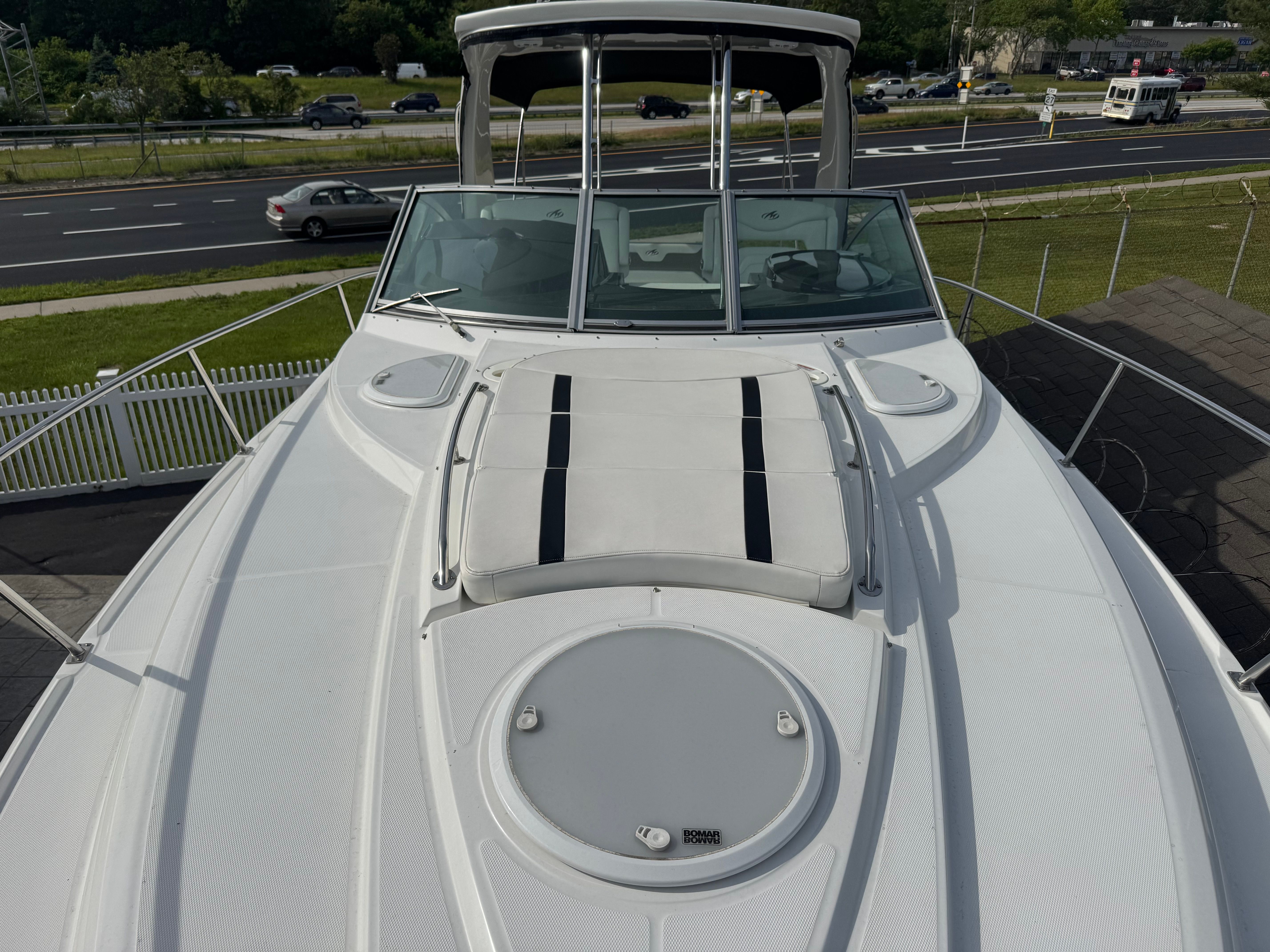 2018 Monterey 335 Sport Yacht - 6