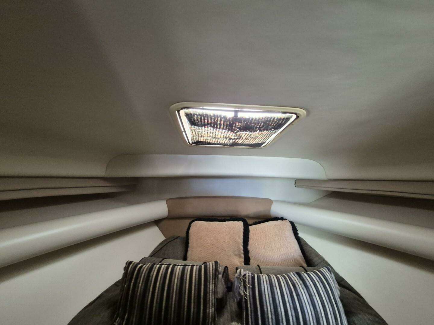 2004 Riviera 4000 Offshore - Image 53