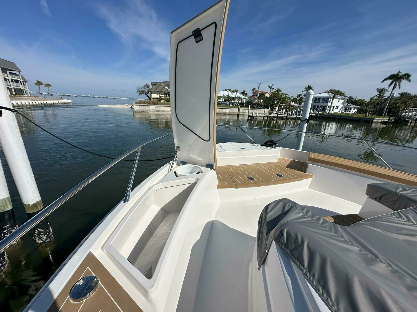 2025 Tiara Yachts EX 60 - Image 29