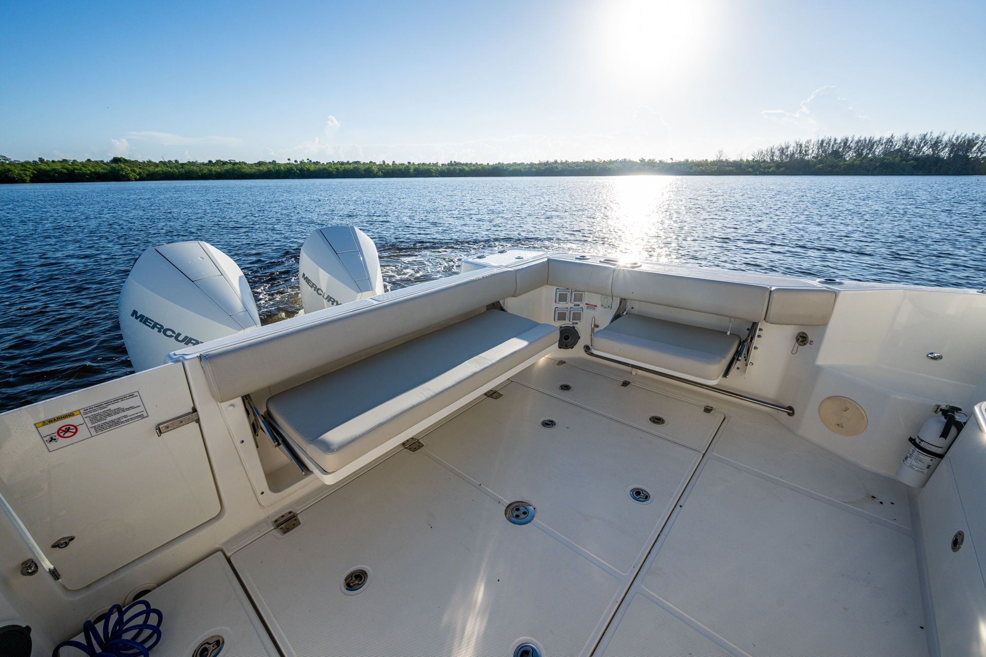 2023 BOSTON WHALER 325 CONQUEST - Image 16