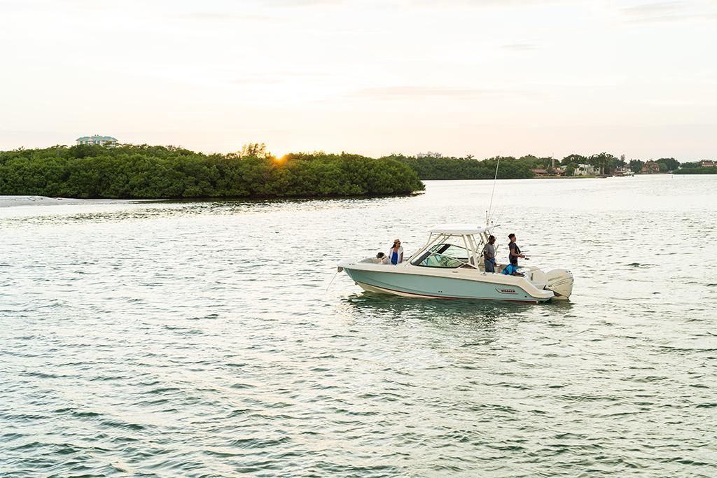 2023-Boston-Whaler-240-Vantage-MarineMax