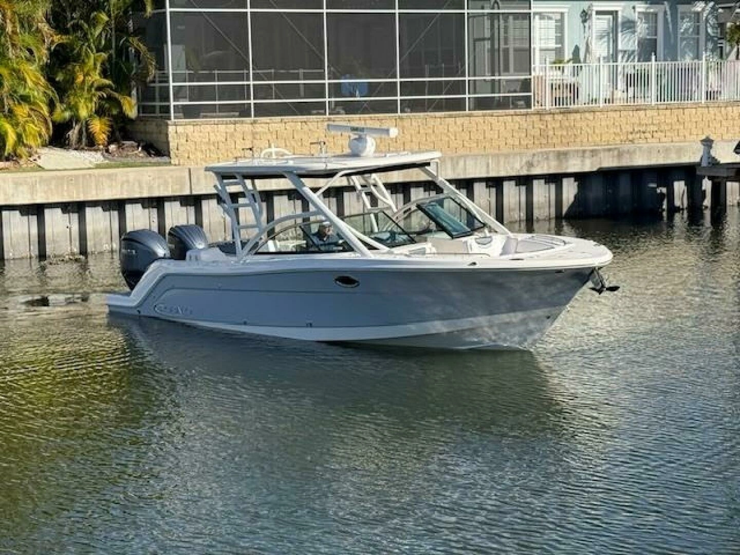 2021 Robalo R317 - Image 25