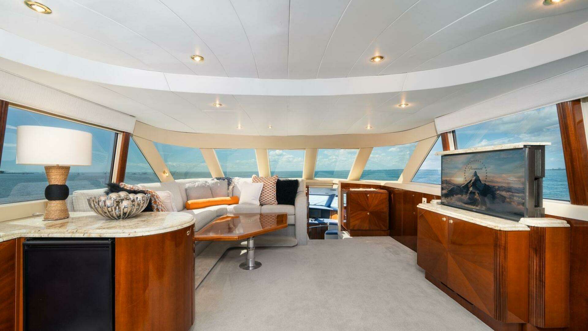 2002 Lazzara Yachts — - Image 11