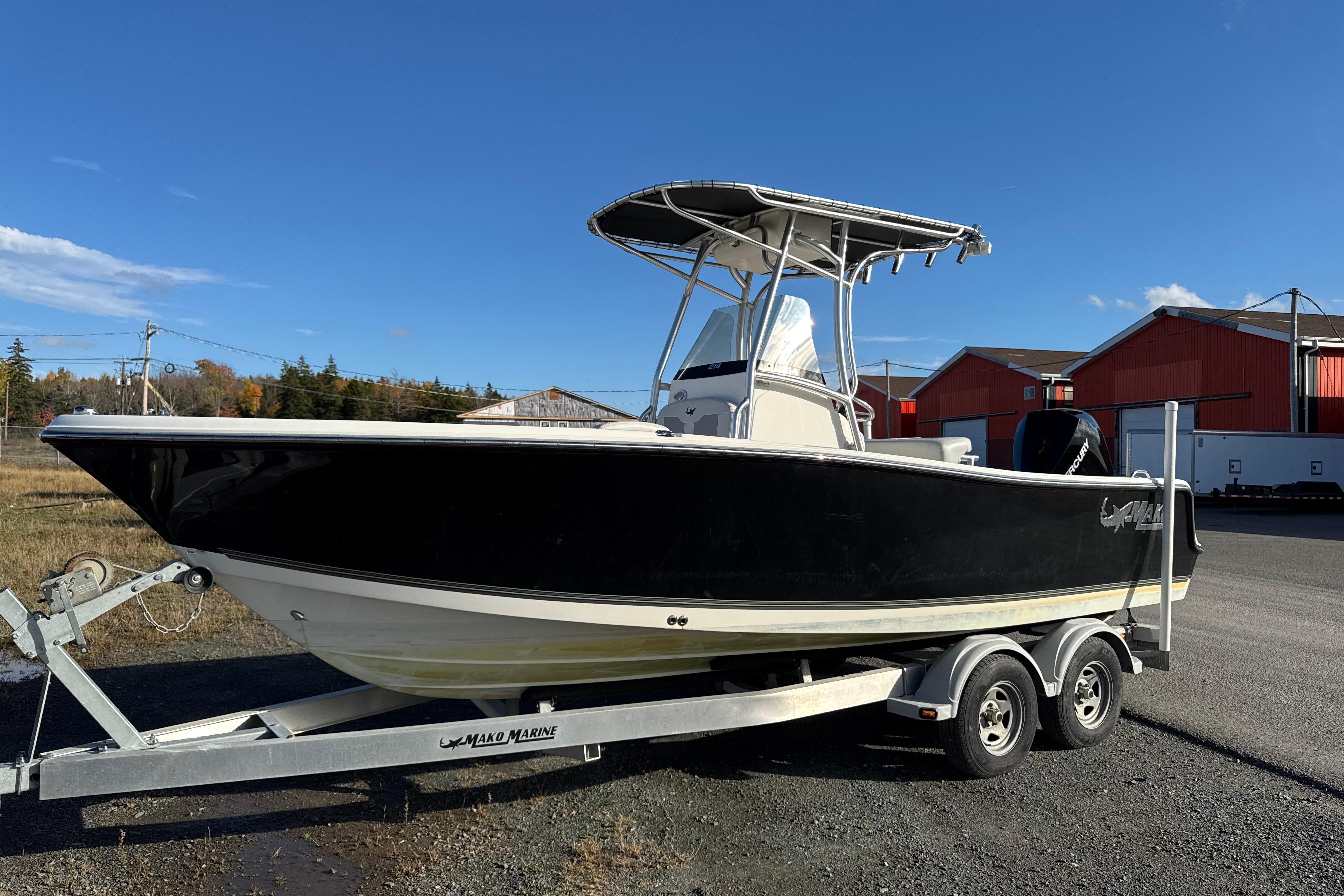 2020 Mako 214 Center Console
