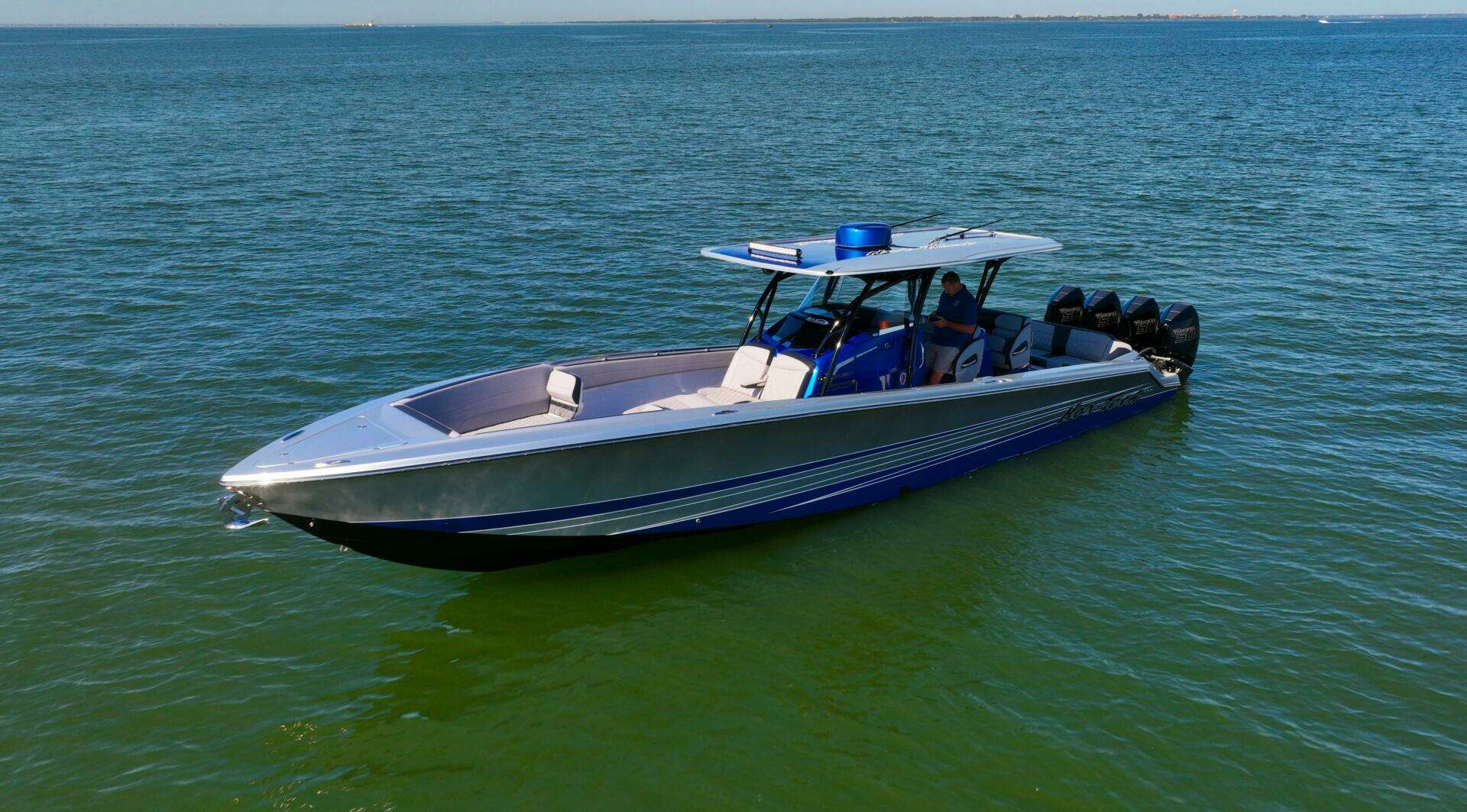 2024 Nor-Tech 390 Sport Center Console - Image 10