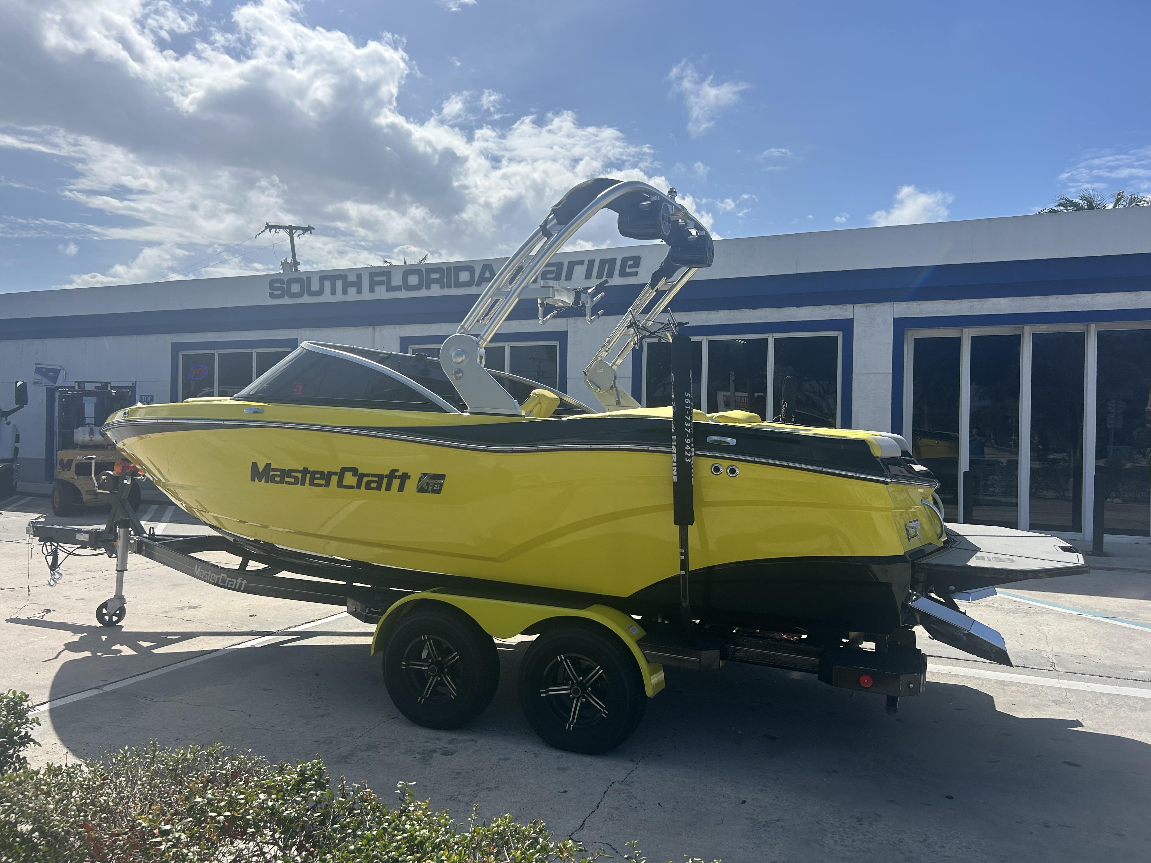 2021 MasterCraft XT21