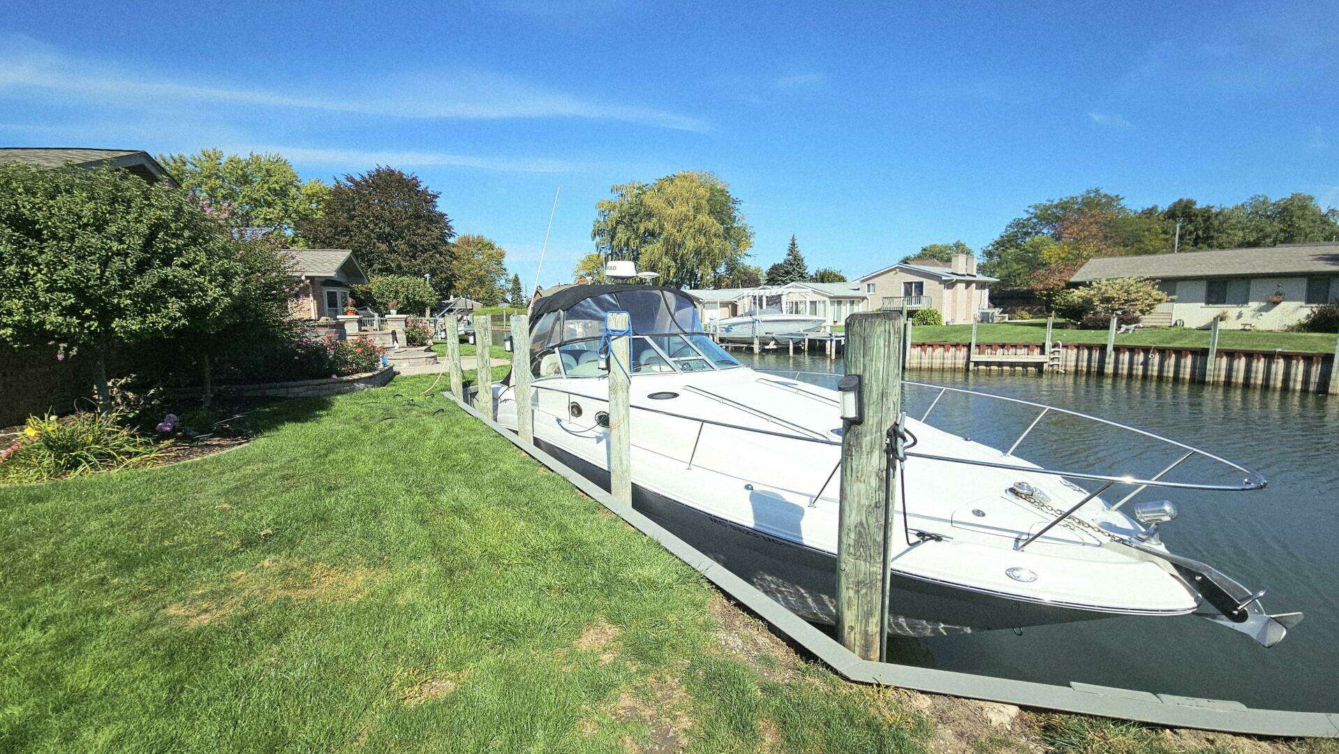 2003 Sea Ray 340 Sundancer - Image 3