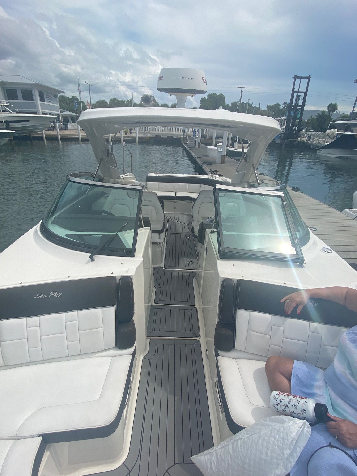2016 Sea Ray SLX 350 - 11