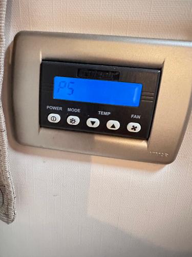 Control panel on a 2015 Sea Ray 260 Sundancer boat.