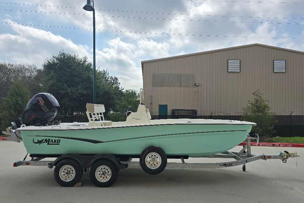 2026 Mako Pro Skiff 19 CC