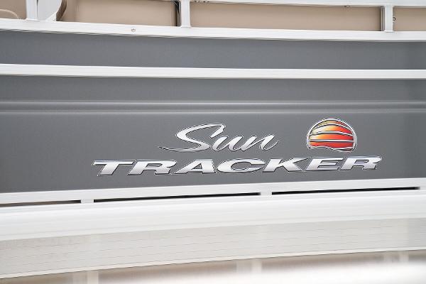 Manufacturer Provided Image: Sun Tracker Party Barge 22 DLX