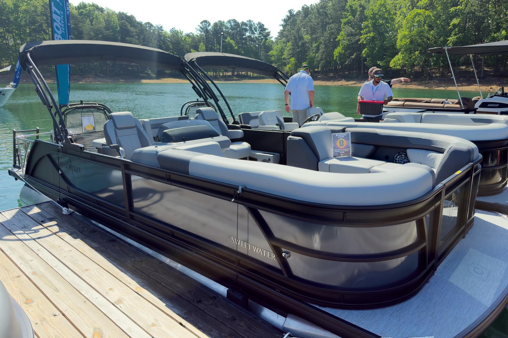 2026 Godfrey Sweetwater 22' Single Flip Lounge Tritoon - 2286 SFLC