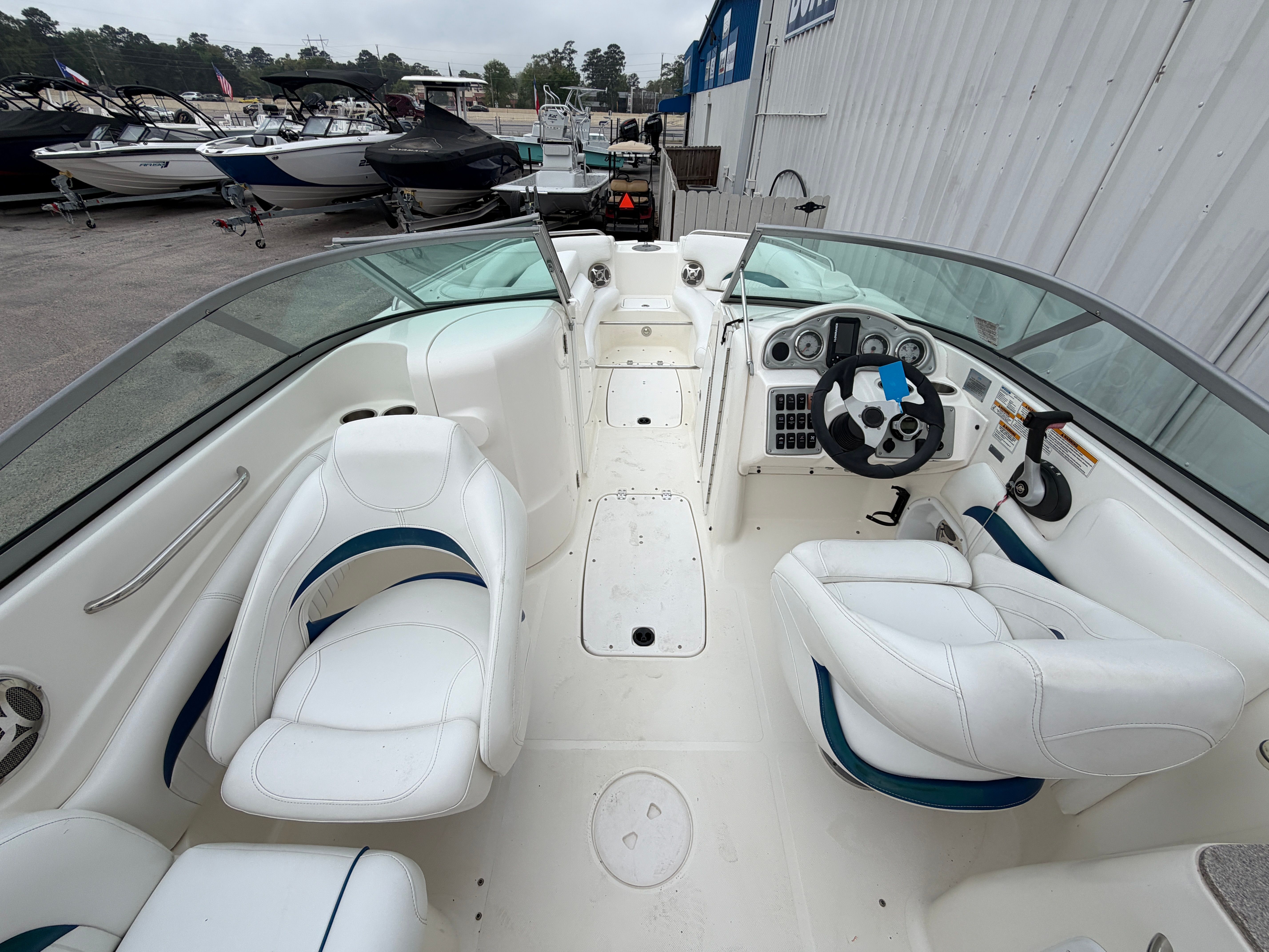 2012 HURRICANE 2600 FD - Image 11