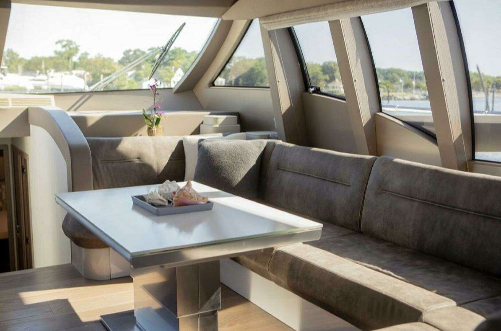2018 Ferretti Yachts — - Image 17
