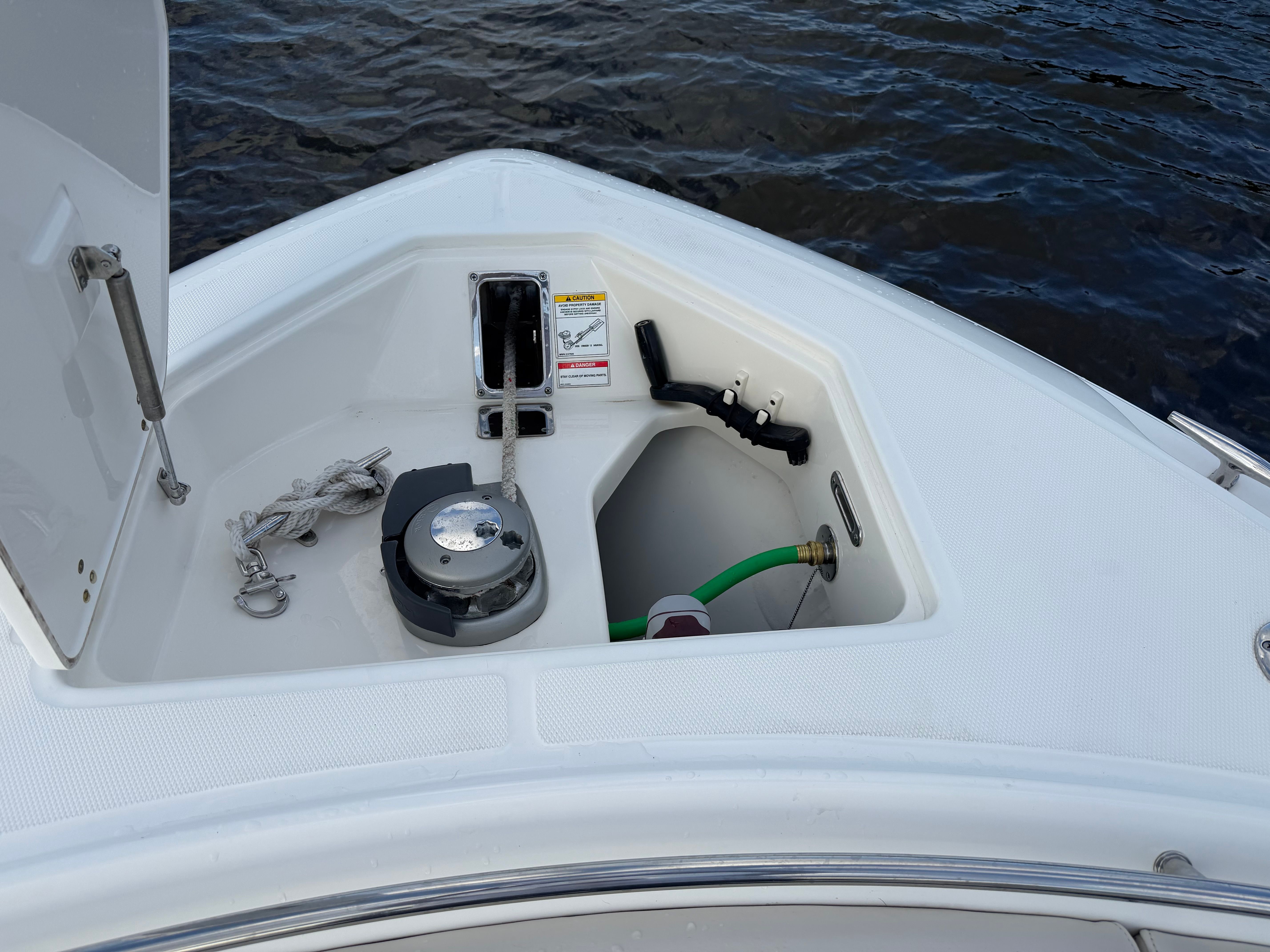 2021 Boston Whaler 330 Outrage - 40