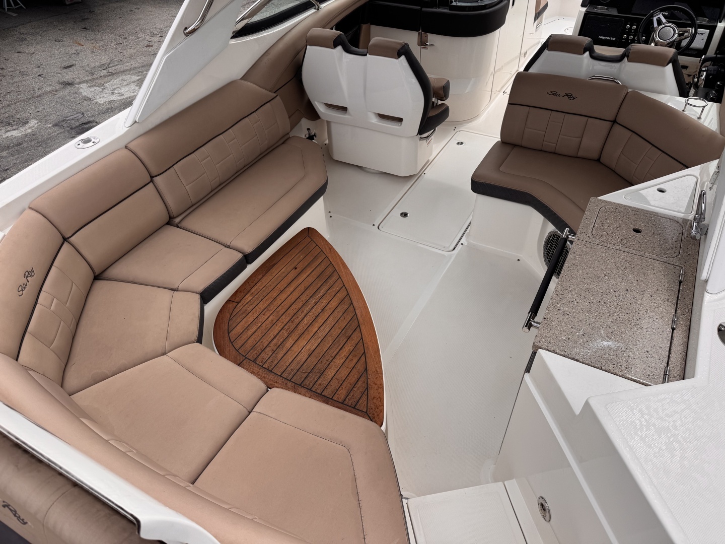 2016 Sea Ray 350 SLX - Image 13