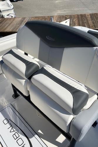 2024 Robalo R222 Center Console boat seating and deck.