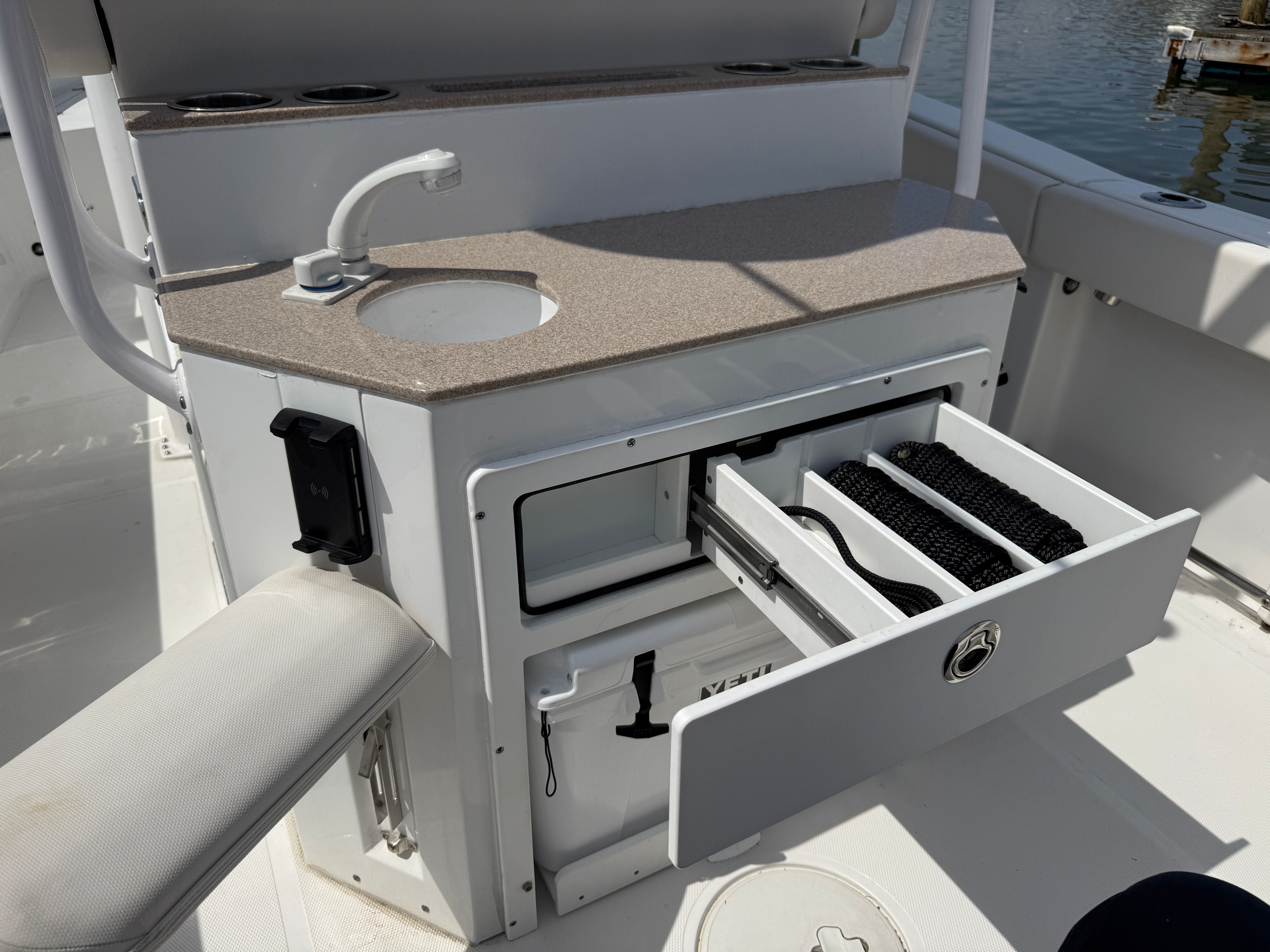 2023 Sea Hunt Ultra 265 SE - 26