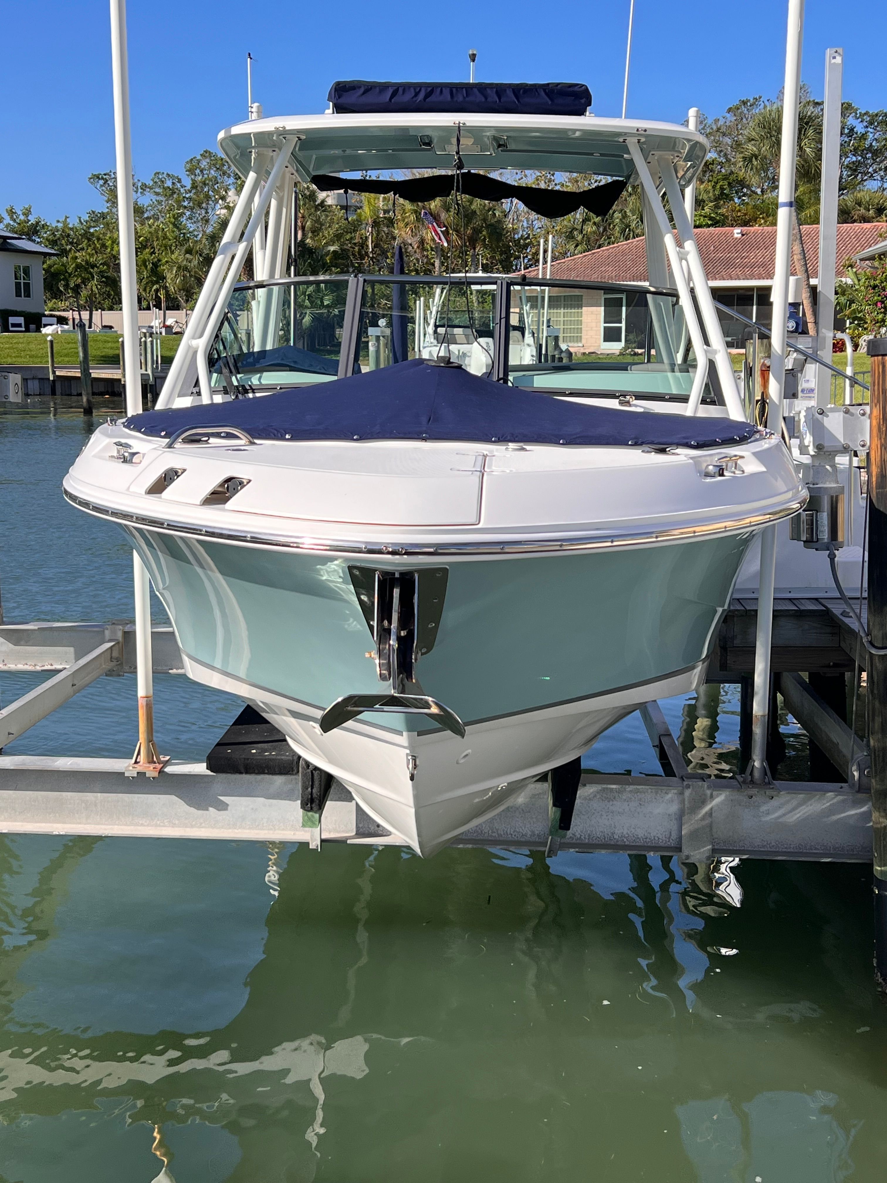 2022 Boston Whaler 240 Vantage - 3