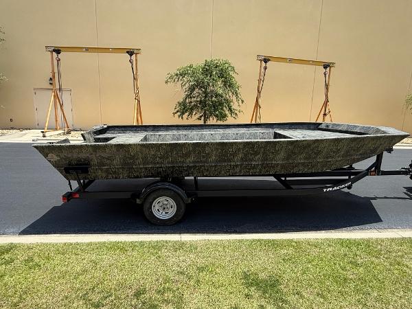 2025 Tracker Grizzly 2072 Utility