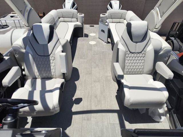 2026 Avalon Catalina Quad Lounger Windshield 27 FT - 18