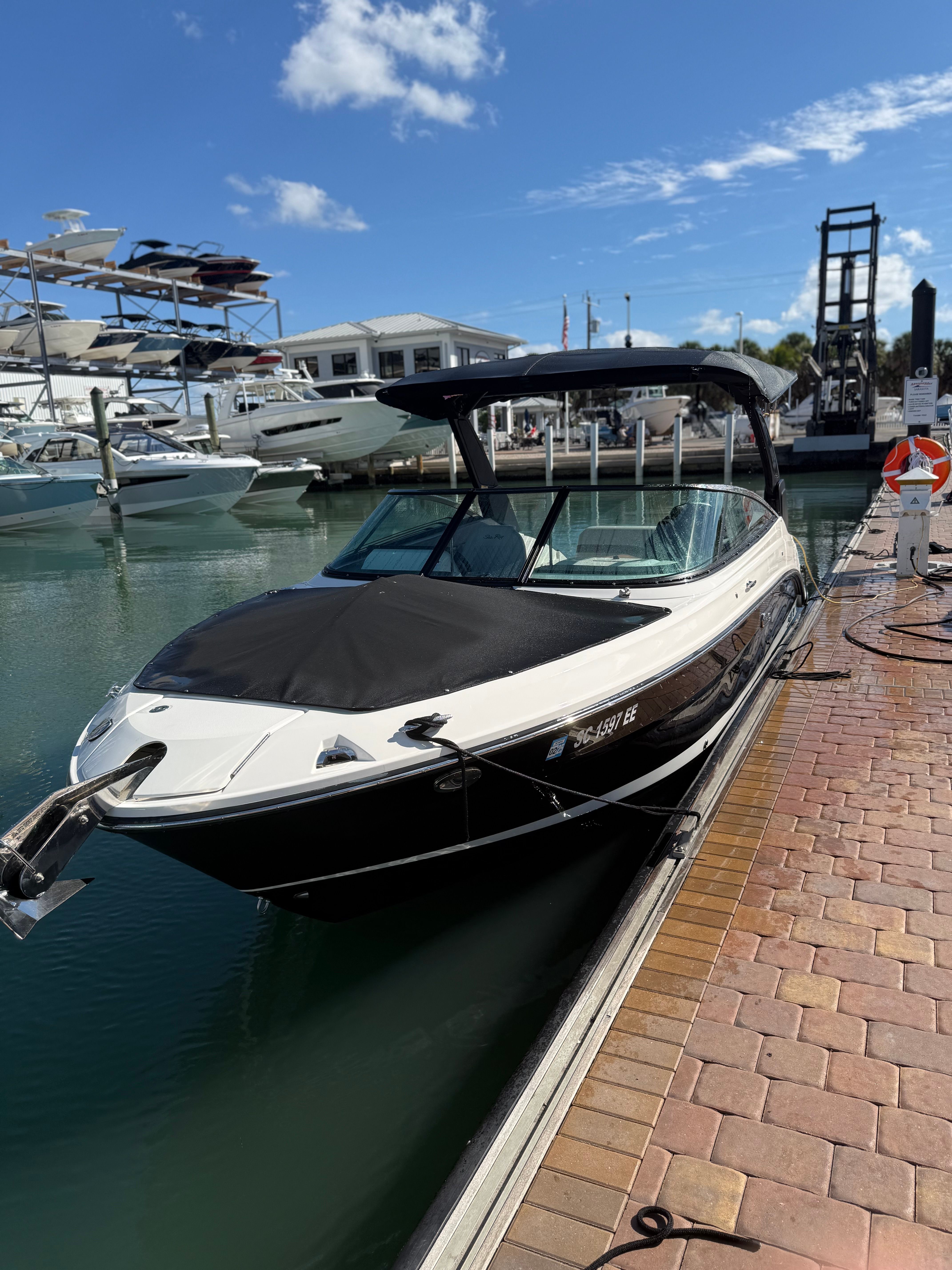 2024 Sea Ray SLX 260 Surf