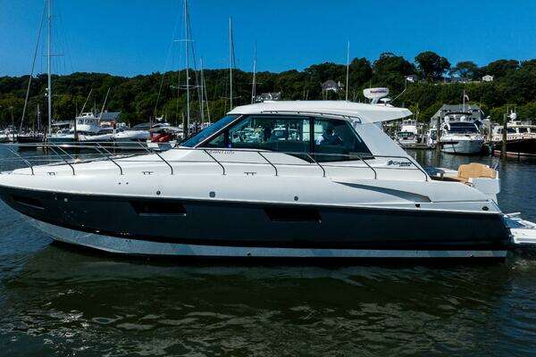 2013 Cruisers 48 Cantius